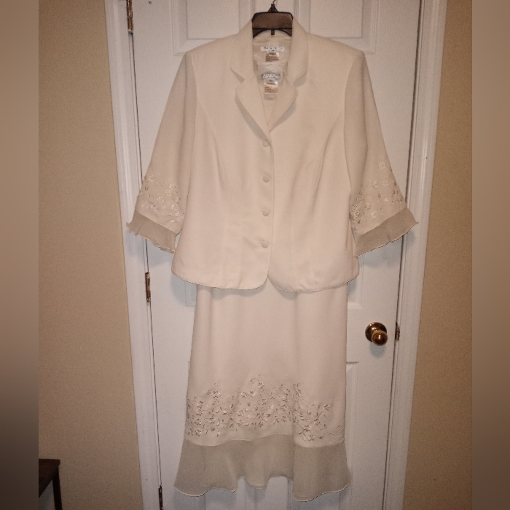 Cream Suit with Print and  Lace Bottom Jacket and Dress Size 16W